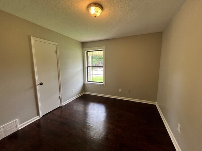 Photo - Renovated 3 Bedroom 1 Bath Home for Rent!!