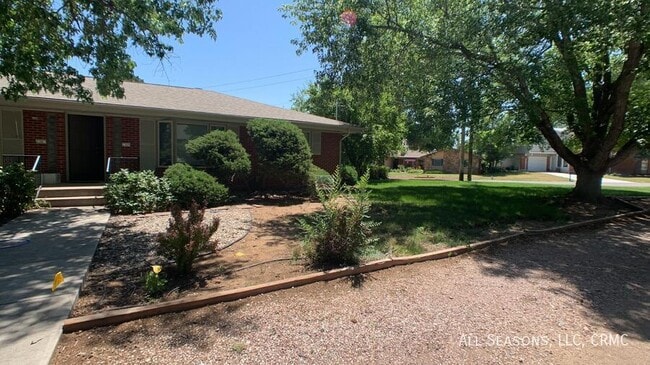 Building Photo - 2309 Woodburn St Unit 2309 Woodburn Street