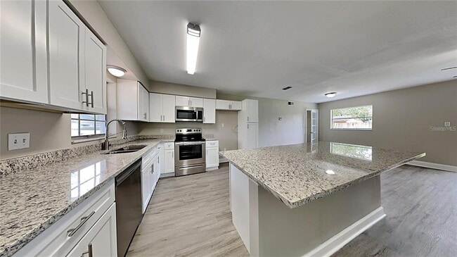 Photo - 1427 Benwick Way