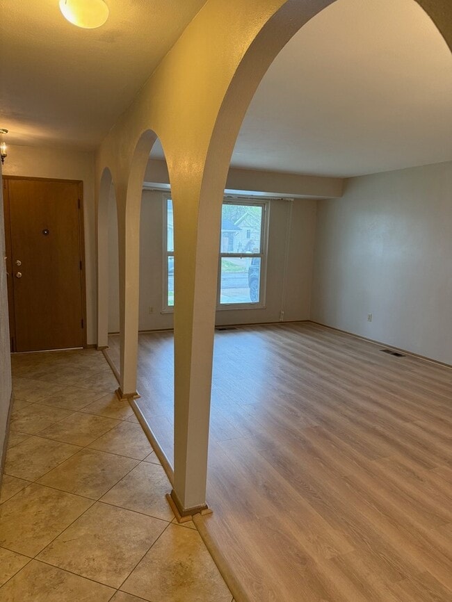 Photo - 3 Bedroom 3.5 Bathroom Home In Ballwin