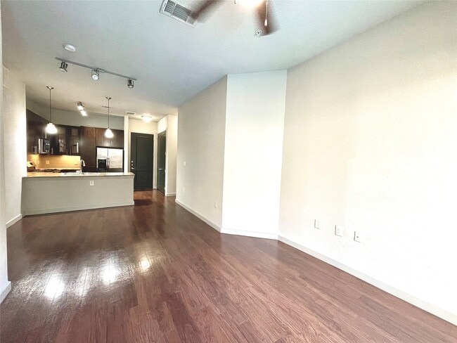 Building Photo - 2525 McCue Rd Unit 233