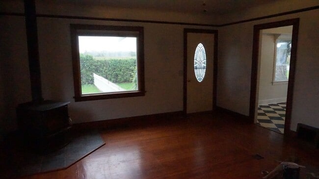 Photo - Country living yet close to city for all the conveniences