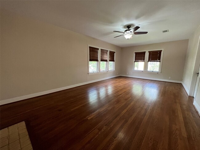 Photo - 4410 Pease St