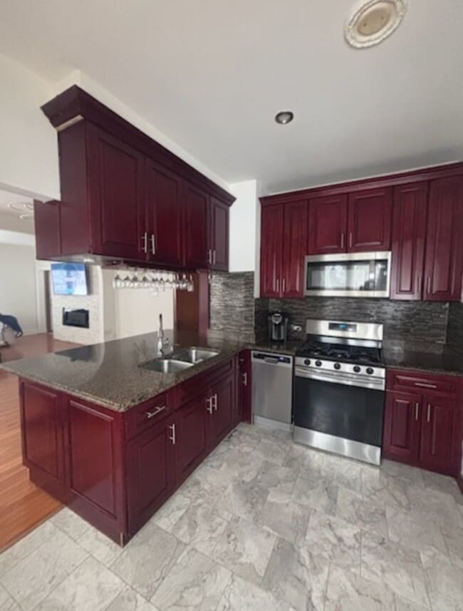 Photo - 285 Old Gary Ave