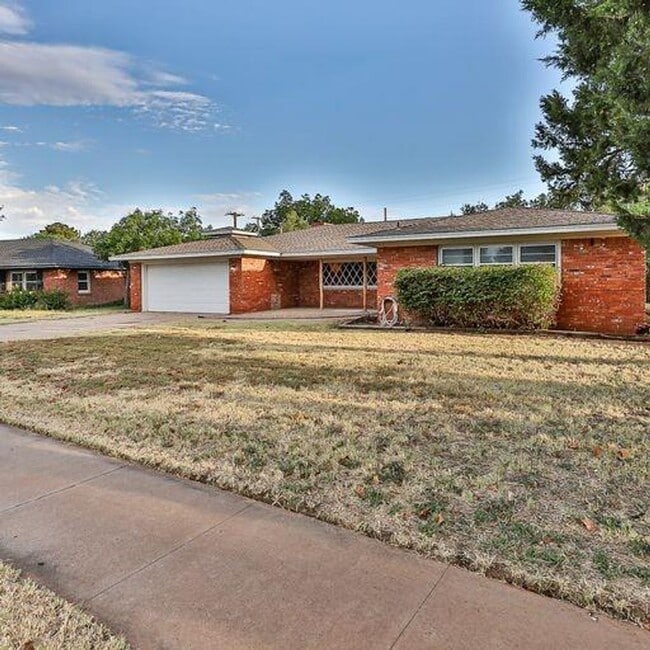 Photo - Room to Grow! Spacious, Remodeled 3/2/2 in Great Location!