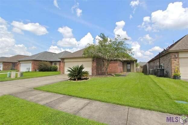 Photo - 9039 Lake Mist Ave