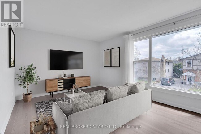 Photo - 2659 Conn St