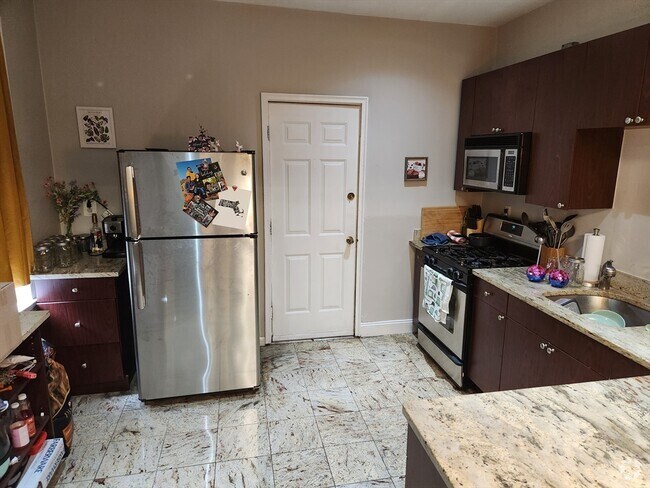 Building Photo - 47 Park Vale Ave Rental