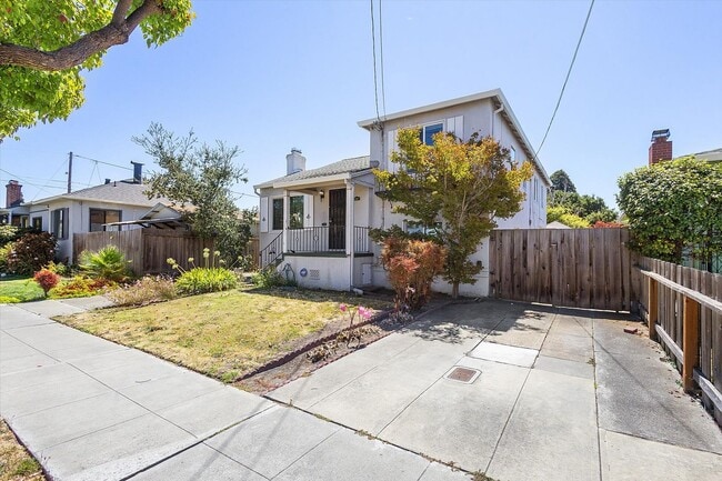 Photo - 208 Pacific Ave