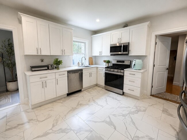 33 Middle St Unit A