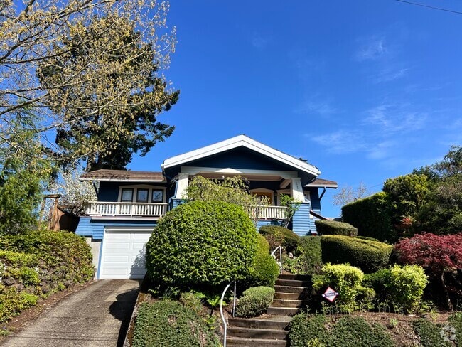 Building Photo - 1310 NE 49th Ave Rental