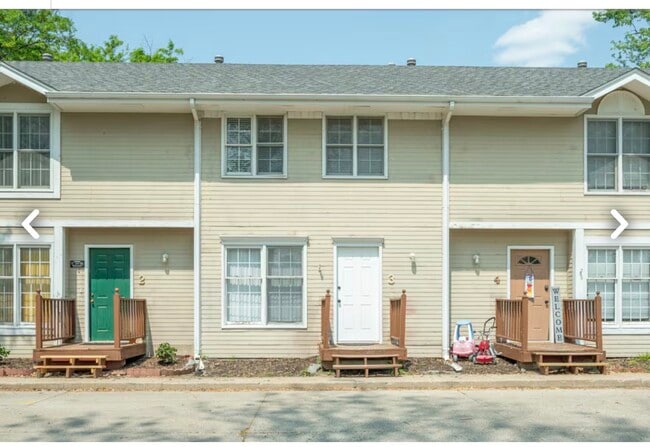 Building Photo - 675 Ashworth Dr Unit Five