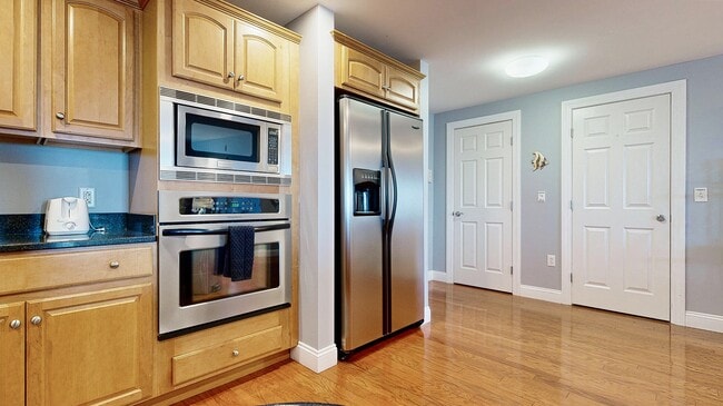 Photo - 1 E Grand Ave Unit Grand Victorian