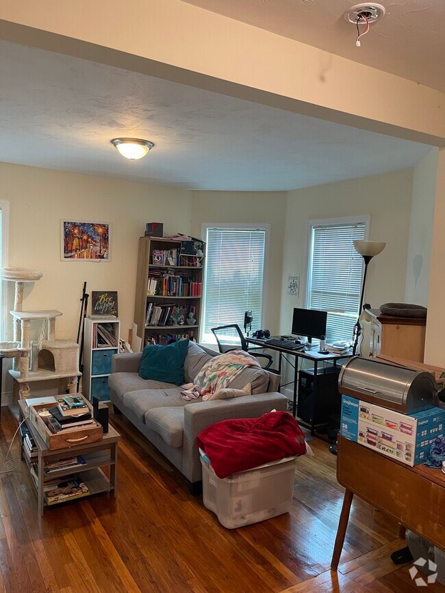 Building Photo - 144 Lincoln St Unit 1 Rental