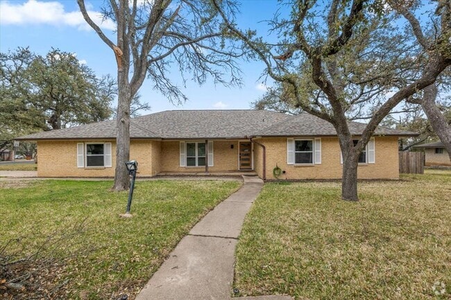 Building Photo - 9005 Balcones Club Dr Rental
