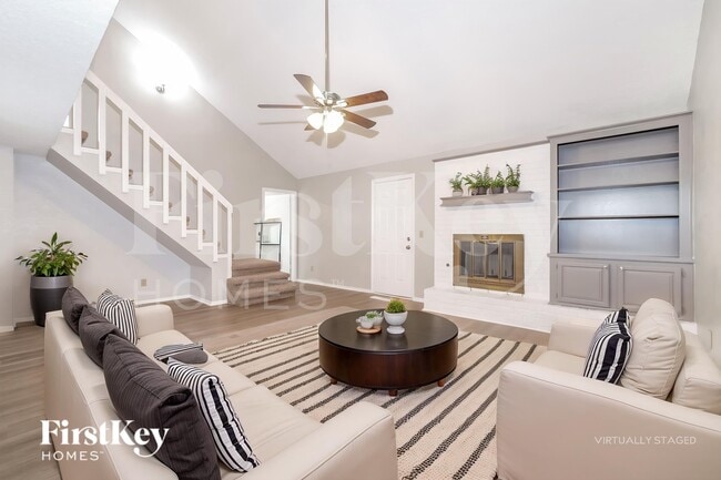 Photo - 1008 Sennybridge Dr