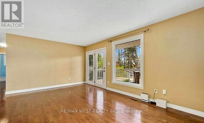Photo - 1252 Royal Dr
