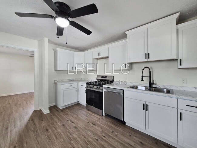 1625 Clara Ave
