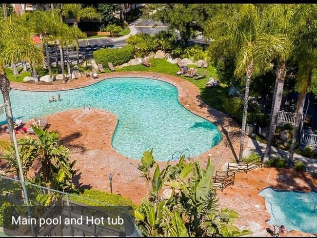 Photo - 5565 Canoga Ave Unidad #