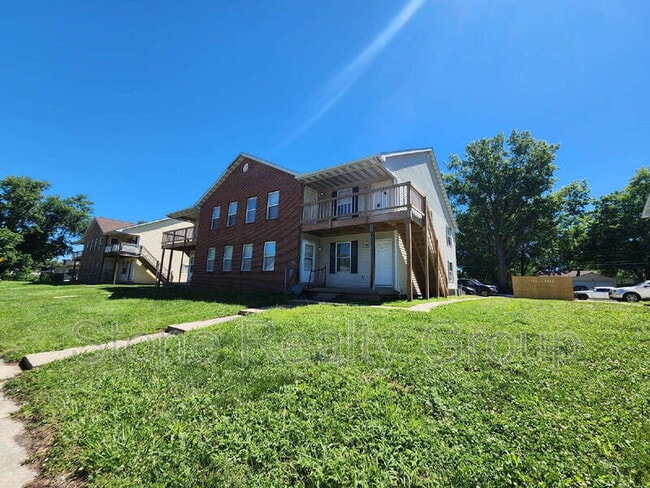 Photo - 671 N 25th St