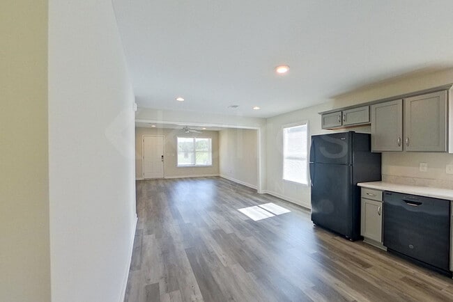 Photo - 1516 Maxwell Cir