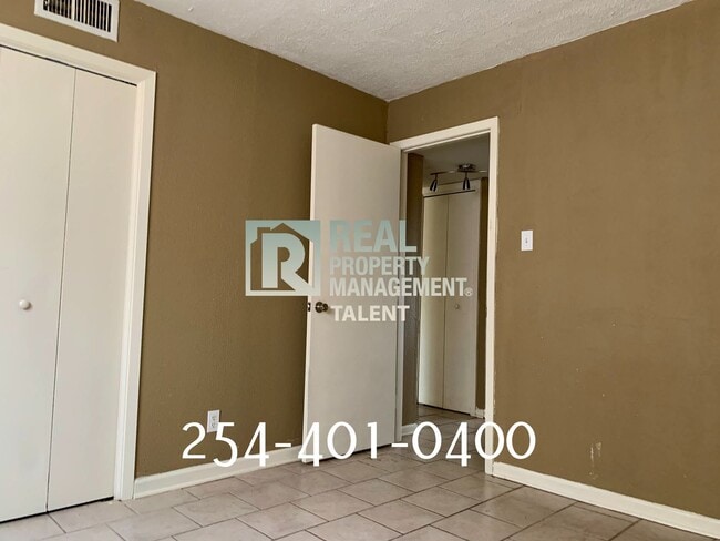 Photo - 2214 Saulsbury Dr Unit A