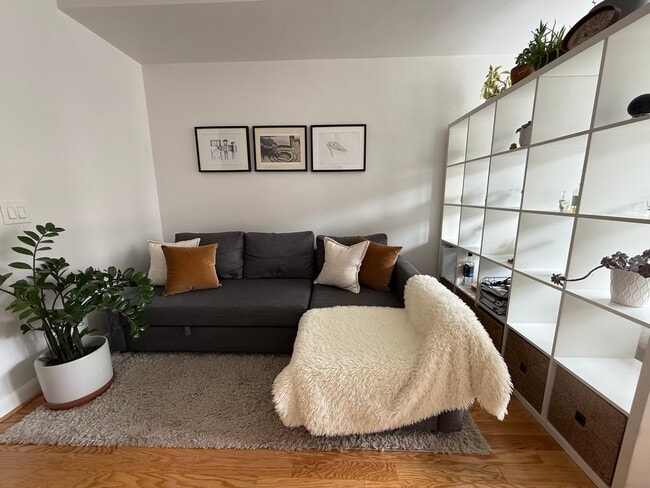 Building Photo - 400 Massachusetts Ave NW Unit 802 Rental