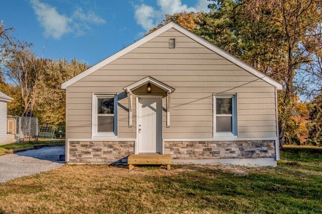Building Photo - Two Bedroom Home in Central Columbia