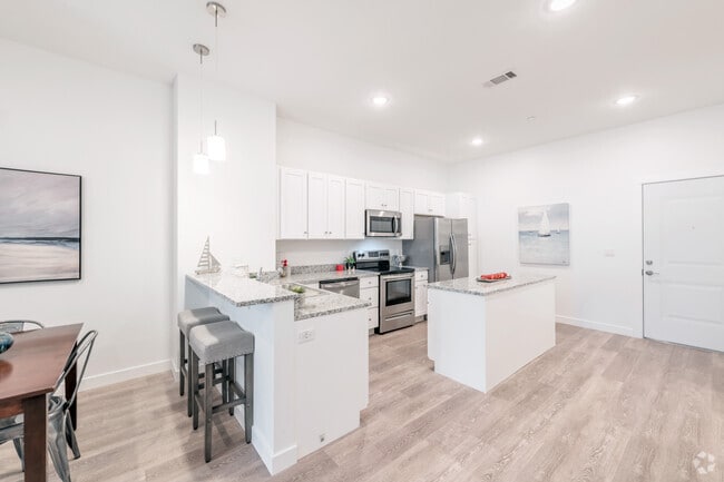 1 BR, 1 BA