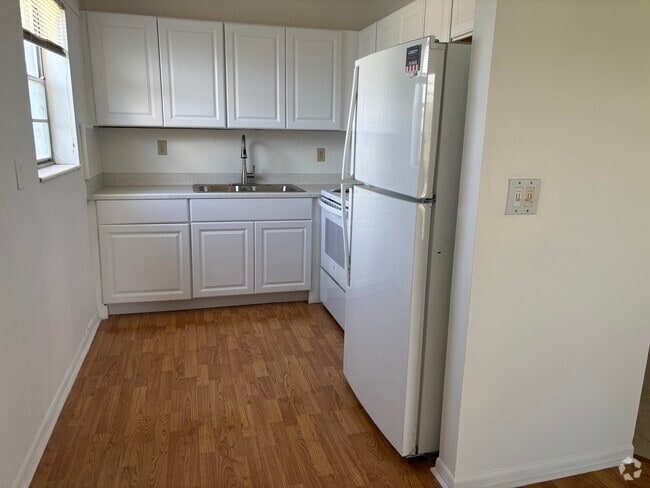 Building Photo - 40 Waltham B Rental