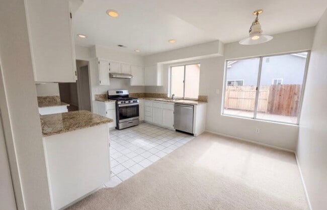 Photo - Charming 4BR House in Rialto