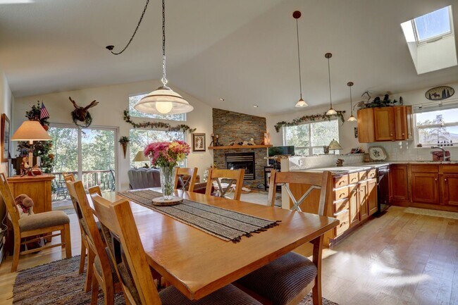 192 Burgundy Cir