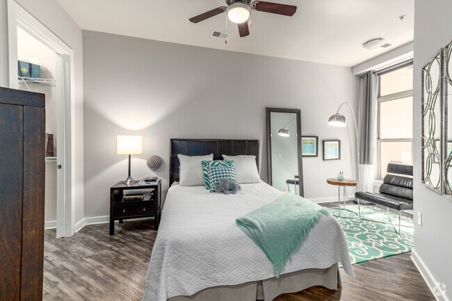 1BR, 1BA - 710SF - Elizabeth Square Apartments