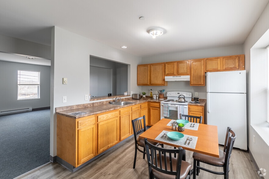 Pine Rock Townhomes  Student Living