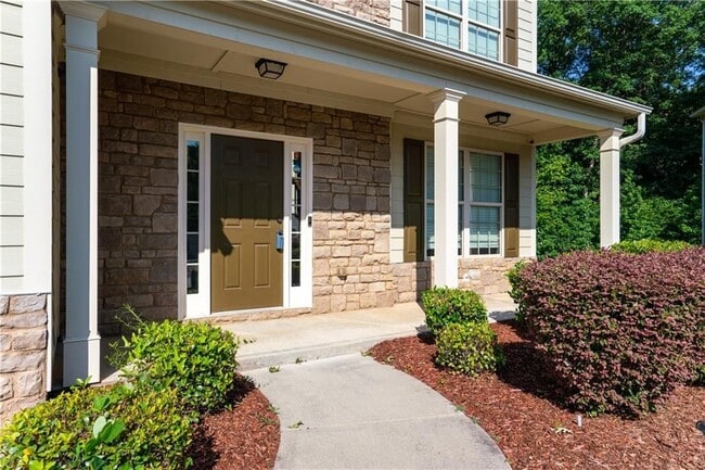 Photo - 655 Westmoreland Ln NE