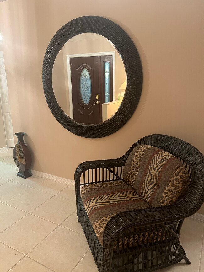 Photo - 922 Jackson Way