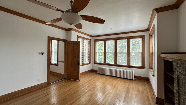 Photo - Gunderson #2 Unit 2, 2 Fl