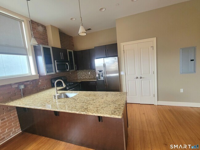 Photo - 14 N Main St