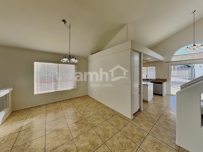 Photo - 1951 Silver Whisper Ave