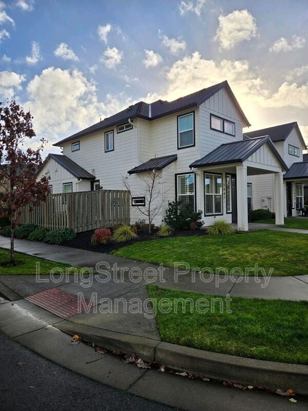 Photo - 1947 SW Stanford St