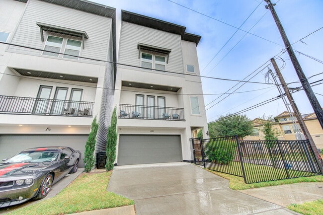 Photo - 608 Meadow St