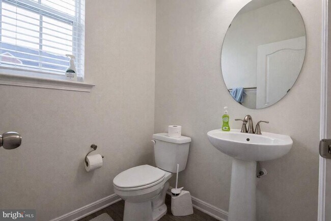 Photo - 210 Southwind Dr