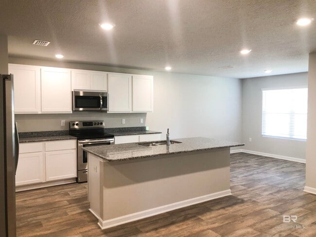 Photo - 723 Amador Avenue