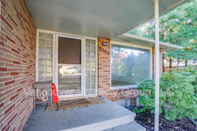 Photo - 8709 NE 63rd St