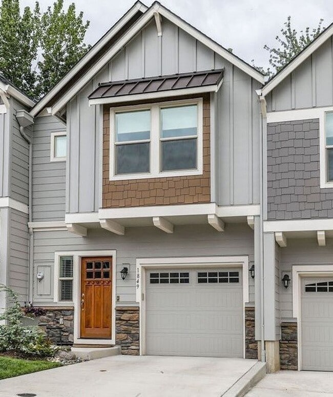 Beautiful Townhome in Camas! - Beautiful Townhome in Camas!