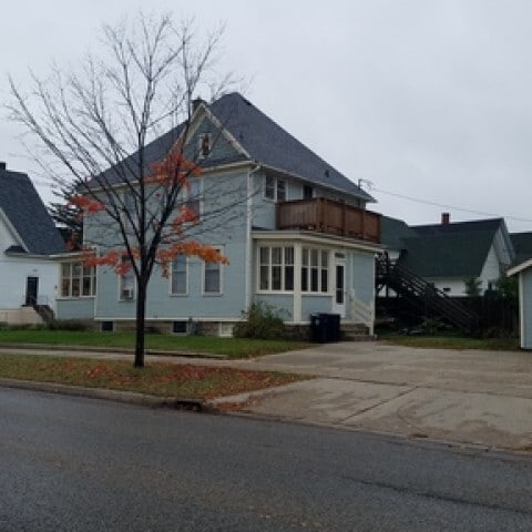 Photo - 383 Maple Ave