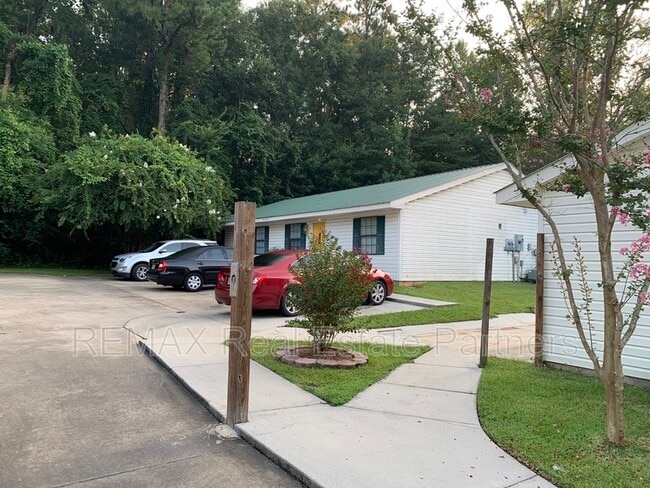 Photo - 121 Lexington Dr Unit #B1