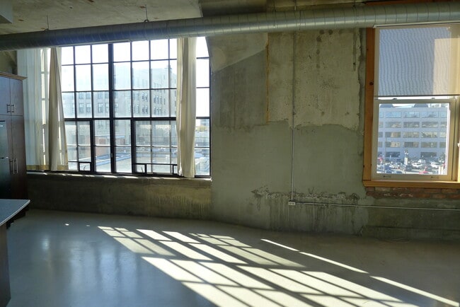 Photo - 41 Burroughs St Unidad 205