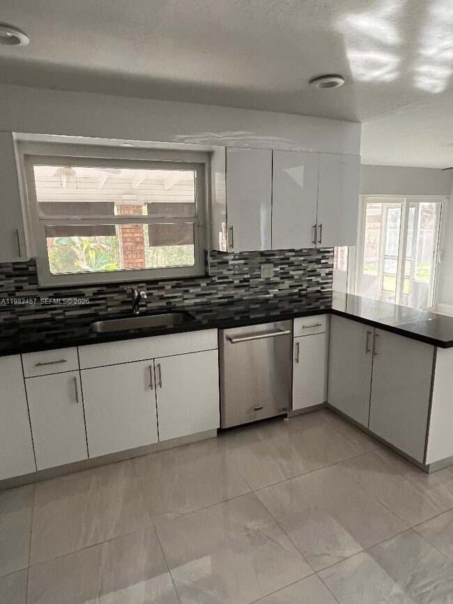 Photo - 11712 SW 13th St