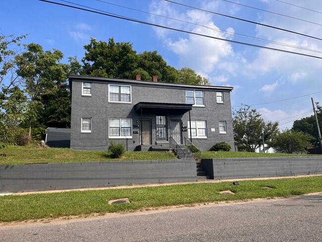 Photo - 574 N 4th St Unit 2 apts available